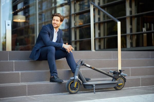 Segway Ninebot Max G30E II Electric Scooter 350W in the UAE - 1 YEAR WARRANTY - Image 2